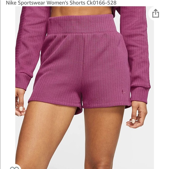 WOMENS NIKE SHORTS - Picture 6 of 10